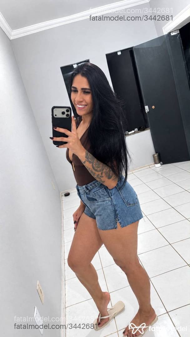 Acompanhante mulher morena (o) de olhos pretos - Ninaqueirozz