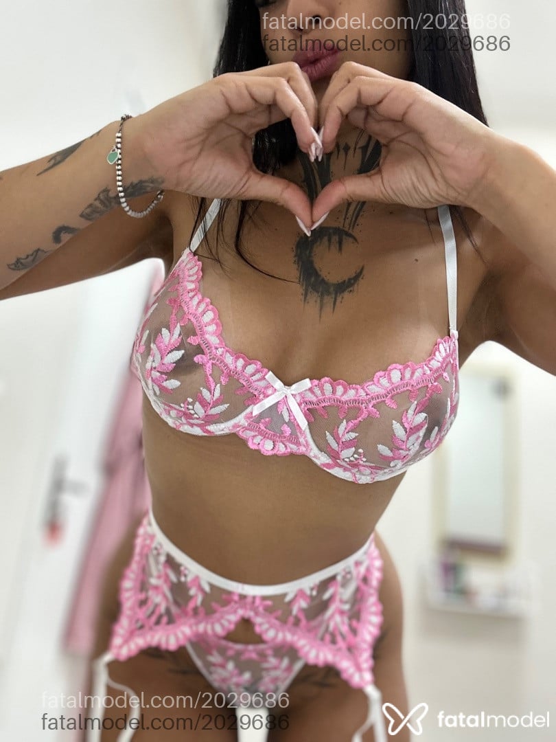 Acompanhante mulher morena (o) de olhos castanhos - Luna Soft
