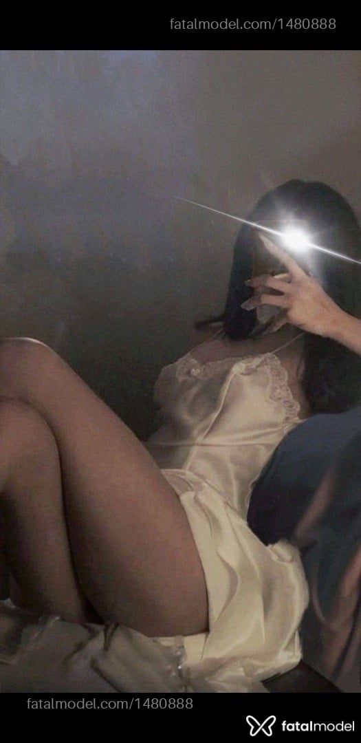 Acompanhante mulher morena (o) de olhos pretos - Lara
