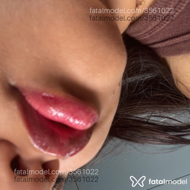 Acompanhante mulher morena (o) de olhos castanhos - Julia
