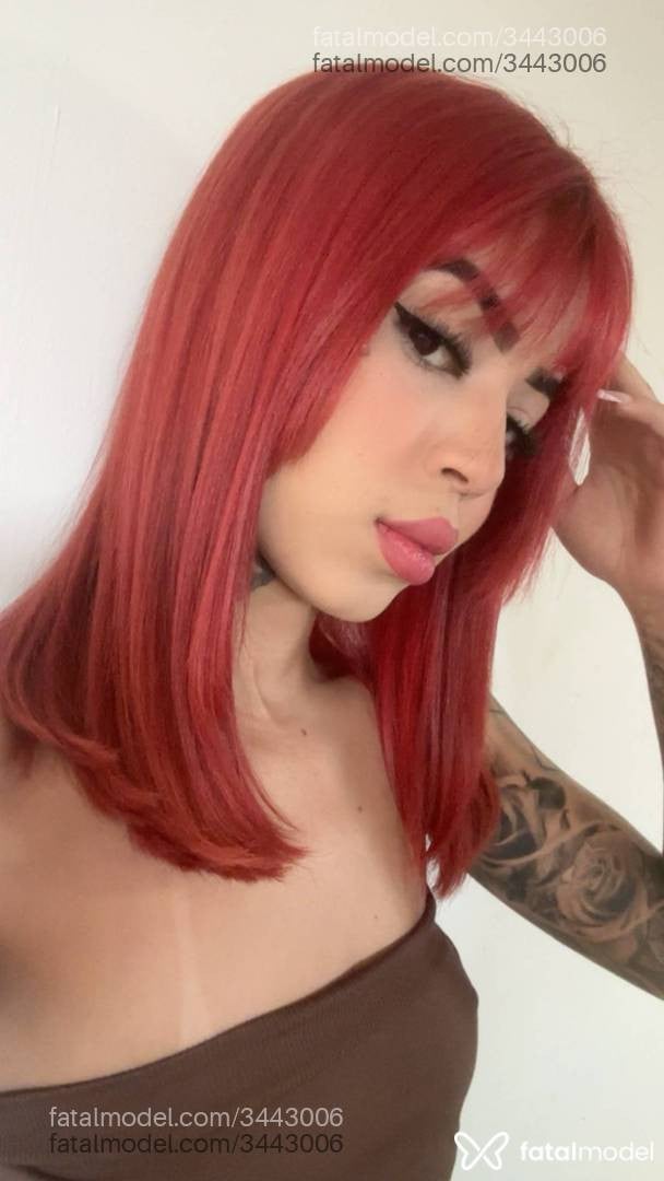 Acompanhante mulher com cabelo castanho de olhos mel - Ariel
