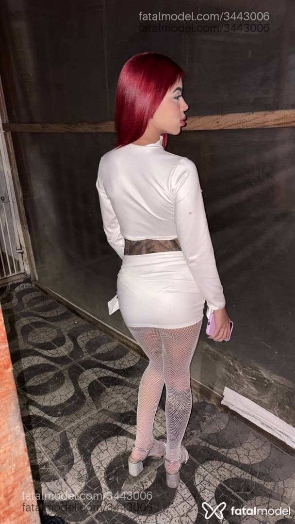 Acompanhante mulher com cabelo castanho de olhos mel - Ariel Acompanhante mulher com cabelo castanho de olhos mel - Ariel