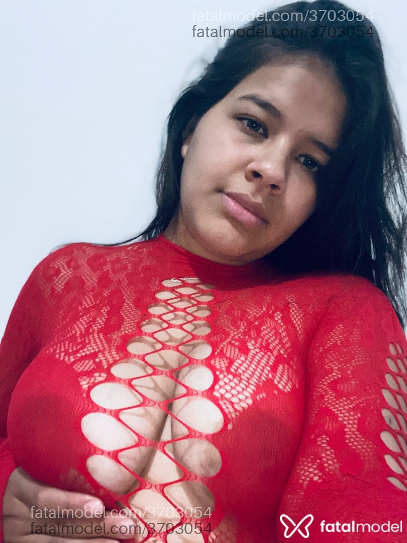 Acompanhante mulher com cabelo castanho de olhos verdes - Alejandrababy