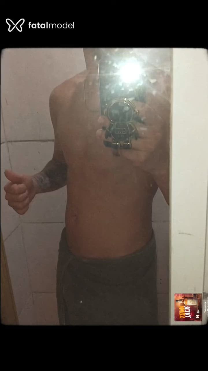 Acompanhante homem com cabelo castanho de olhos castanhos - Dante