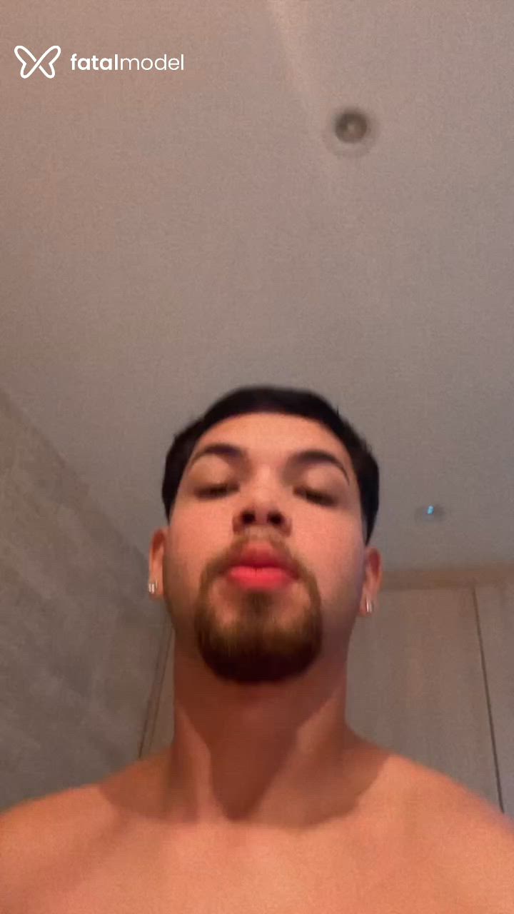 Acompanhante homem com cabelo castanho de olhos castanhos - Dante