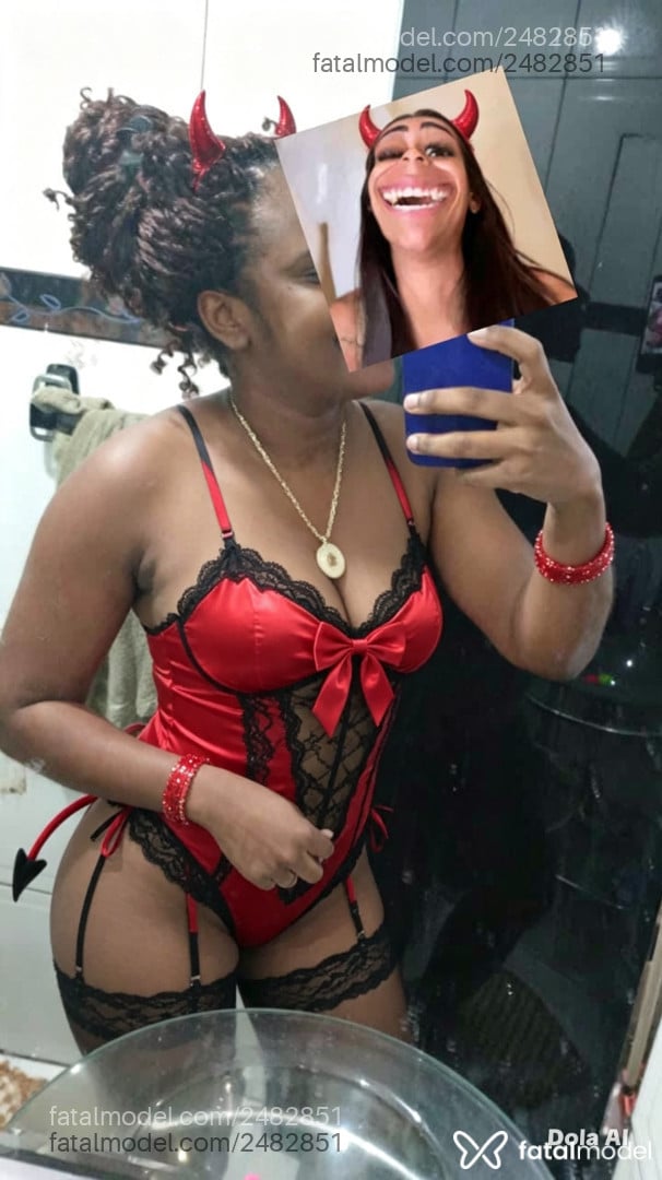 Acompanhante mulher com cabelo castanho de olhos mel - Joey Albuquerque