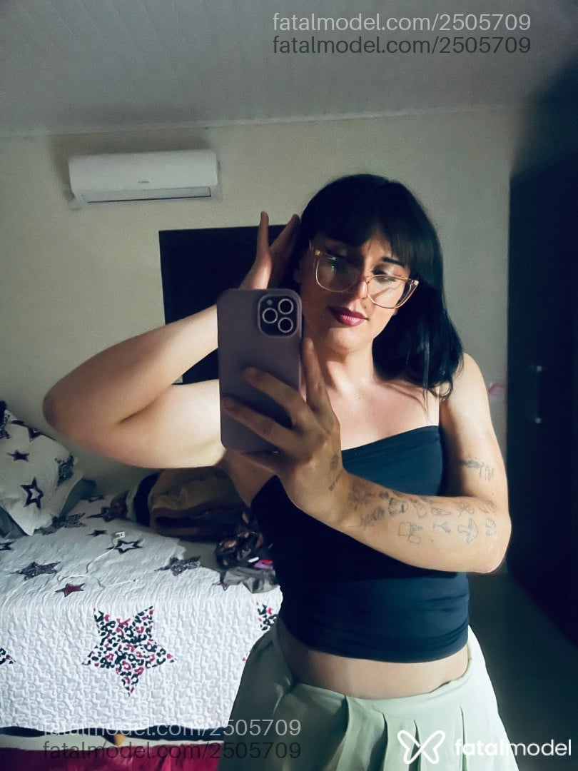 Acompanhante mulher trans morena (o) de olhos castanhos - Anocaaa Es Cocal