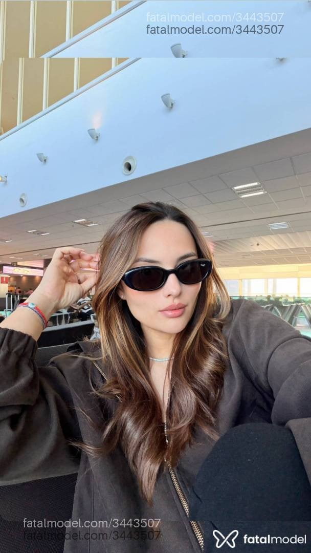 Acompanhante mulher com cabelo castanho de olhos castanhos - Cindy