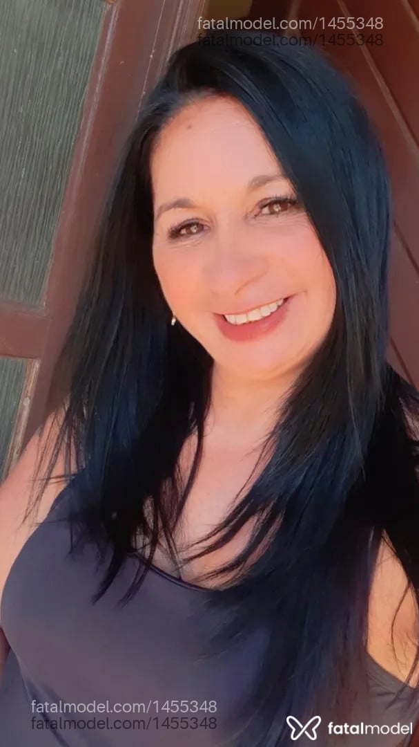 Acompanhante mulher morena (o) de olhos castanhos - Débora