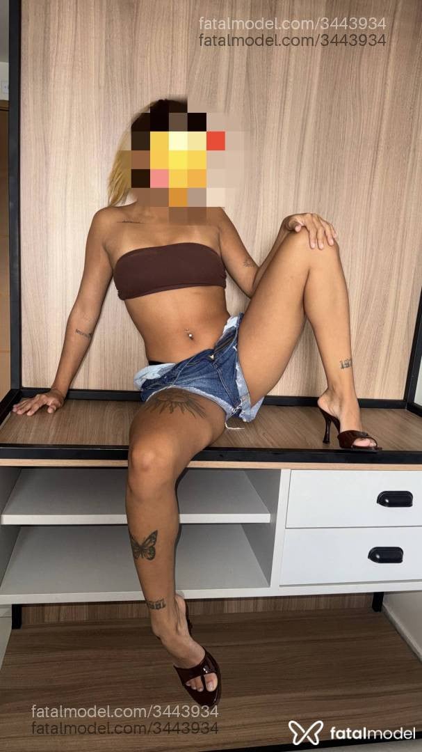 Acompanhante mulher loira (o) de olhos verdes - Maia Castilho