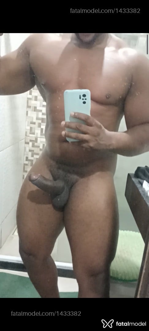 Acompanhante homem morena (o) de olhos castanhos - Jhemesom