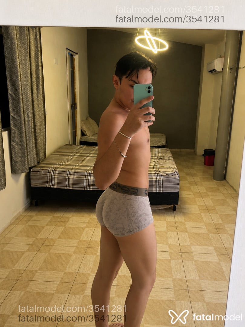 Acompanhante homem com cabelo castanho de olhos castanhos - Kayron Luccas