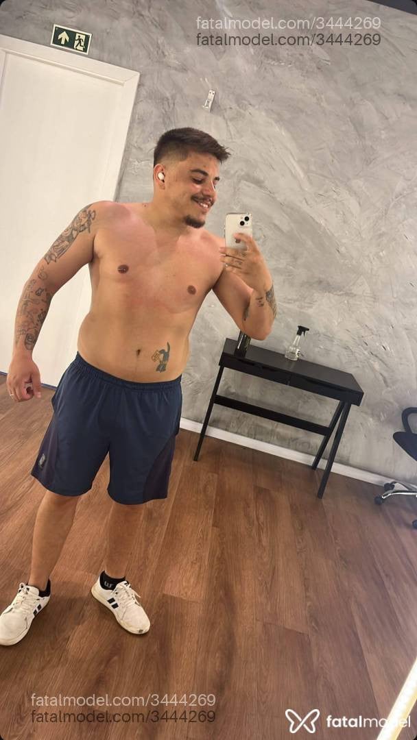 Acompanhante homem com cabelo castanho de olhos castanhos em Florianópolis - Rafael Blake