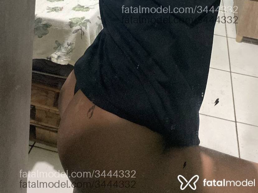 Acompanhante mulher morena (o) de olhos castanhos - Camila Acompanhante mulher morena (o) de olhos castanhos - Camila