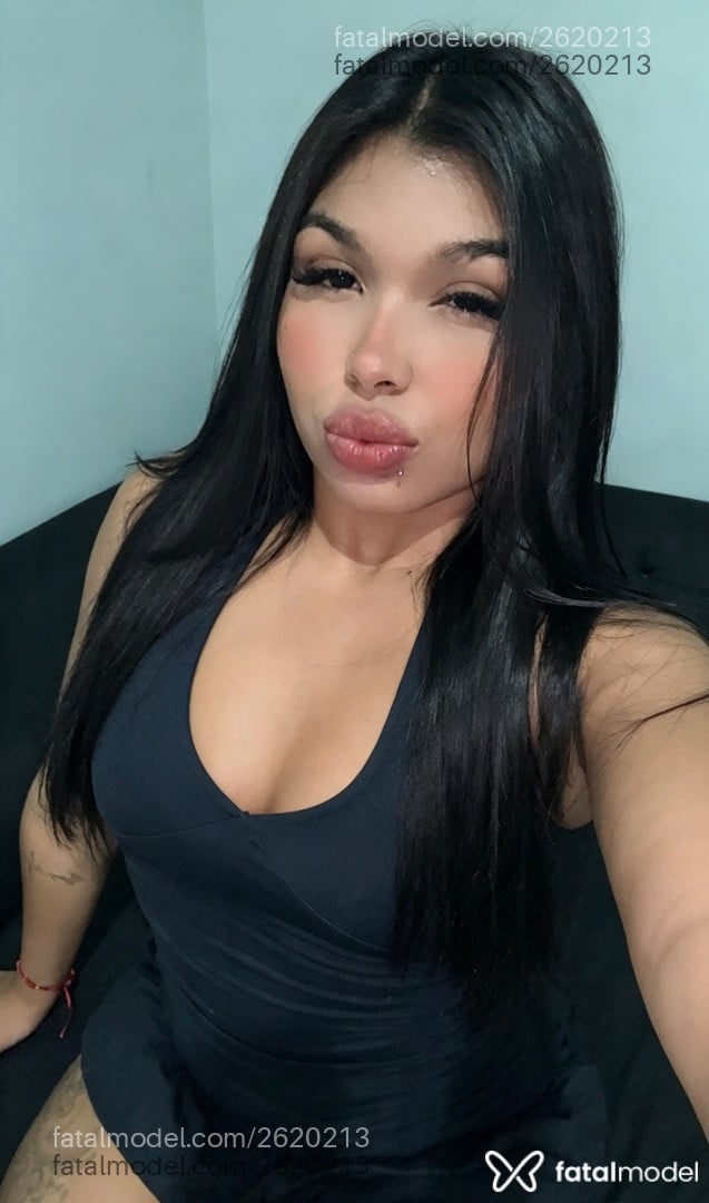 Acompanhante mulher morena (o) de olhos pretos - Indiaa