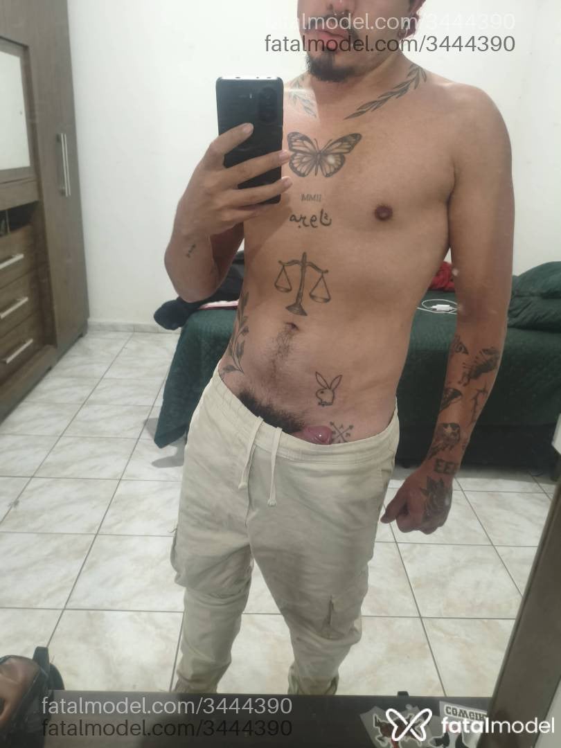 Acompanhante homem morena (o) de olhos castanhos - Pierre
