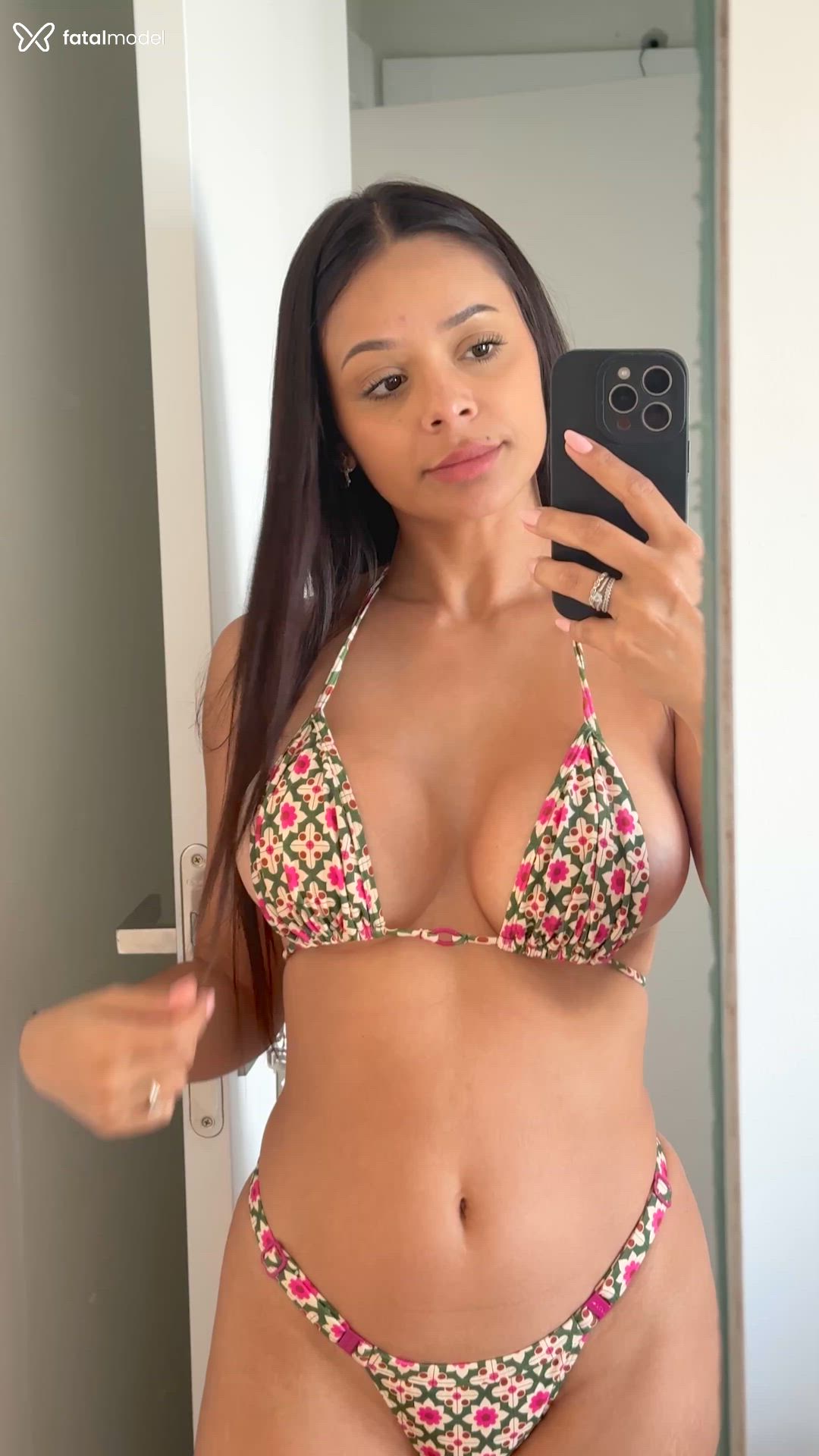 Acompanhante mulher morena (o) de olhos castanhos em Rio de Janeiro - Isabella