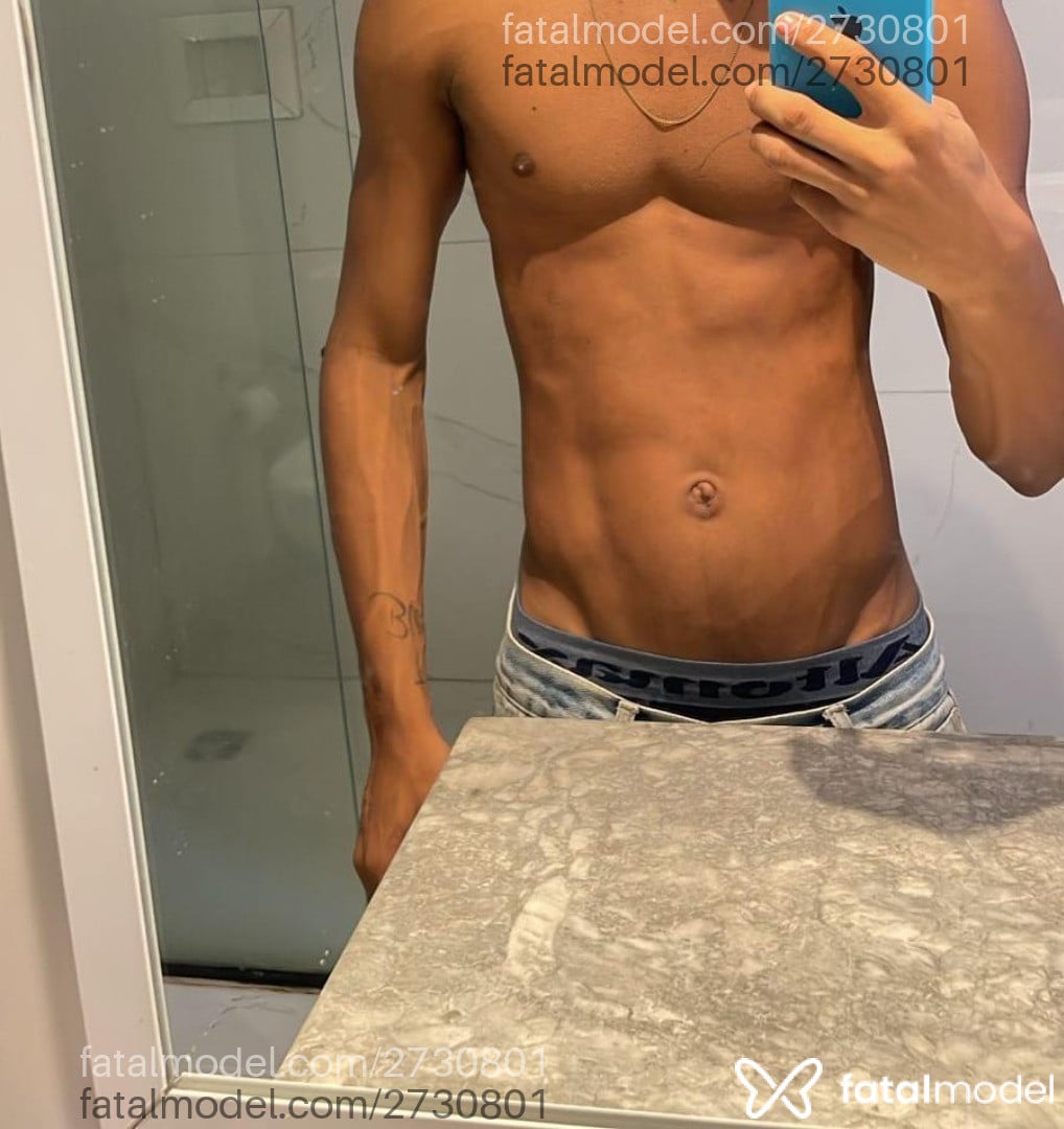 Acompanhante homem morena (o) de olhos mel - Gustavo