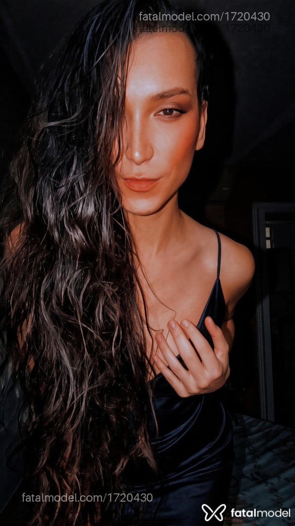 Acompanhante mulher trans morena (o) de olhos castanhos - Luamakeups