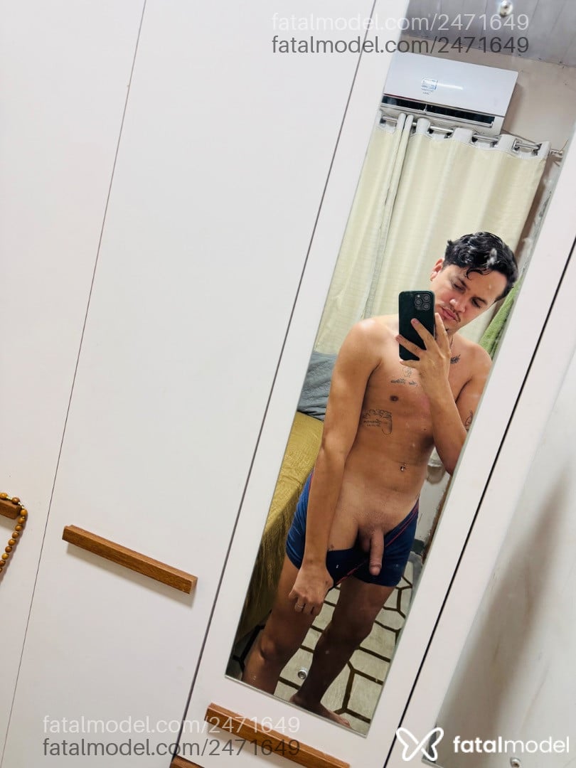 Acompanhante homem com cabelo castanho de olhos castanhos - Andrey Thews