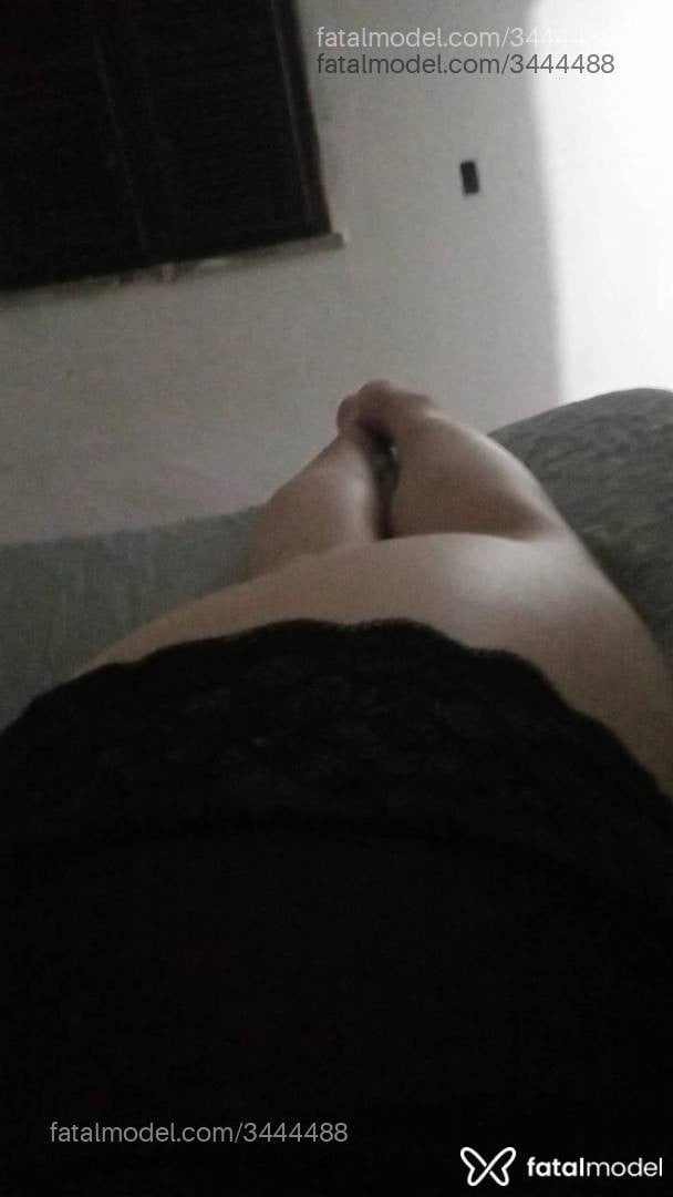 Acompanhante mulher trans ruiva (o) de olhos mel - Naya