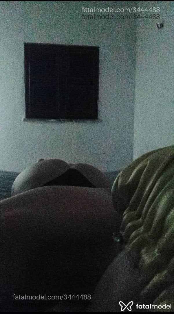 Acompanhante mulher trans ruiva (o) de olhos mel - Naya