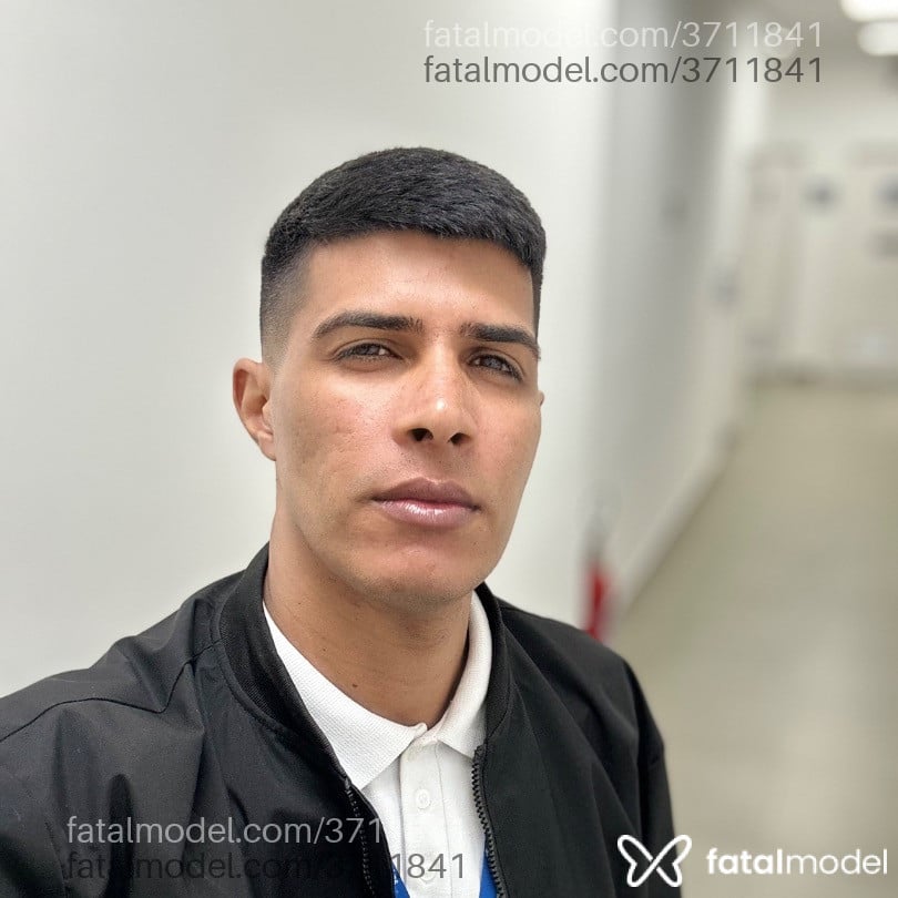 Acompanhante homem morena (o) de olhos castanhos - Leon Martins