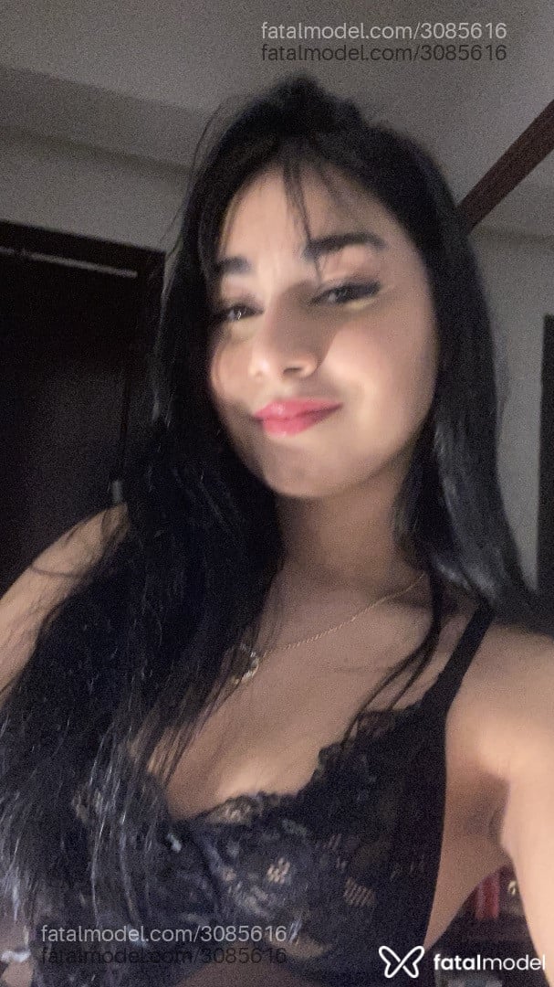 Acompanhante mulher morena (o) de olhos castanhos - Emilly