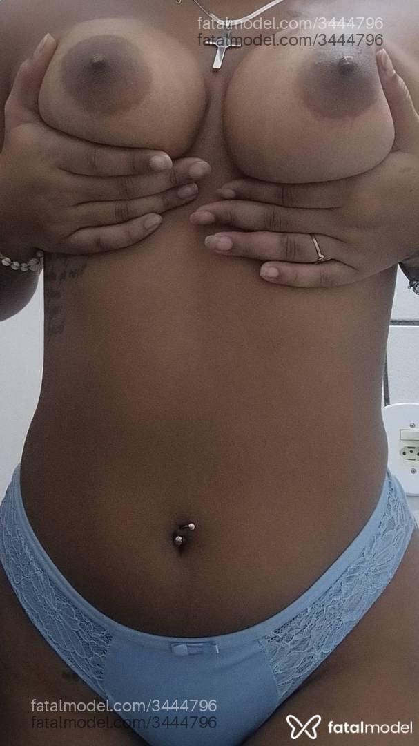 Acompanhante mulher morena (o) de olhos pretos em Porto Seguro - Cecília