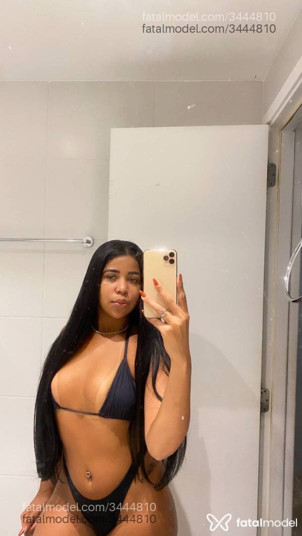 Acompanhante mulher morena (o) de olhos pretos - Yara Vasconcelos