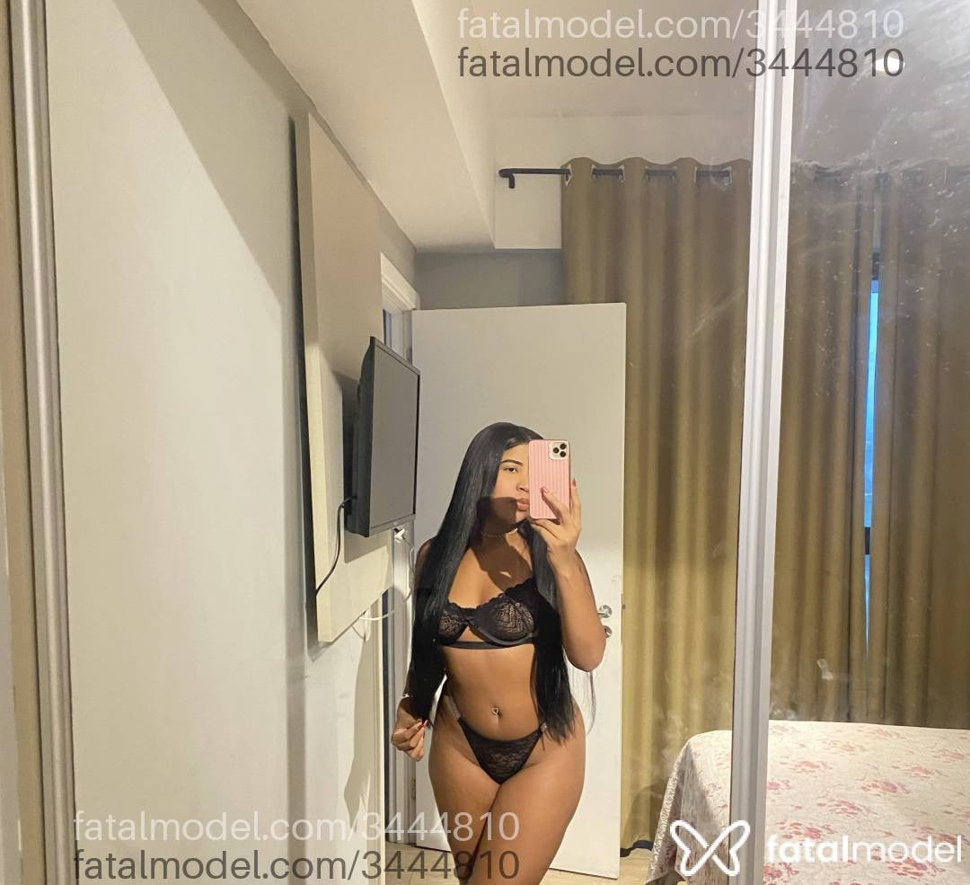 Acompanhante mulher morena (o) de olhos pretos - Vivi Duarte
