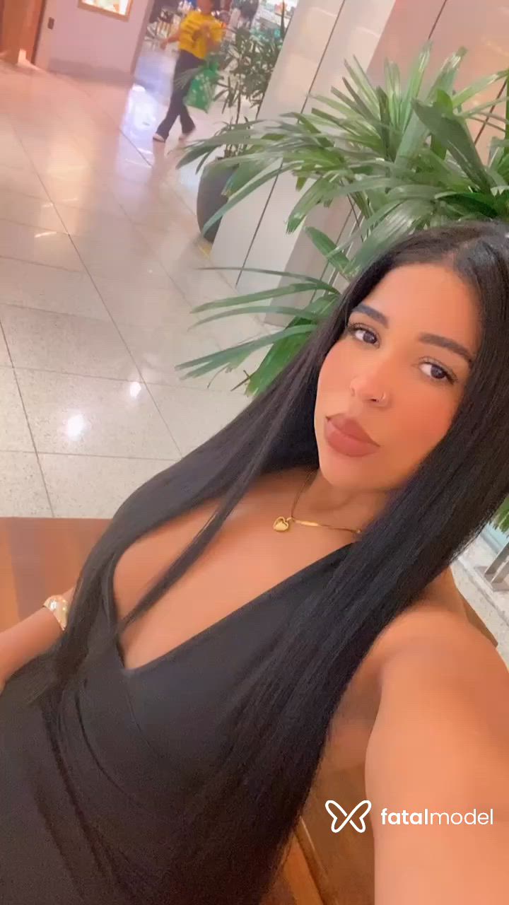 Acompanhante mulher morena (o) de olhos pretos - Vivi Duarte