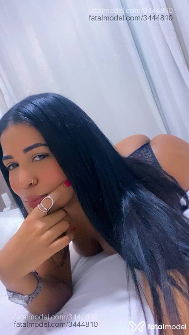 Acompanhante mulher morena (o) de olhos pretos - Yara Vasconcelos