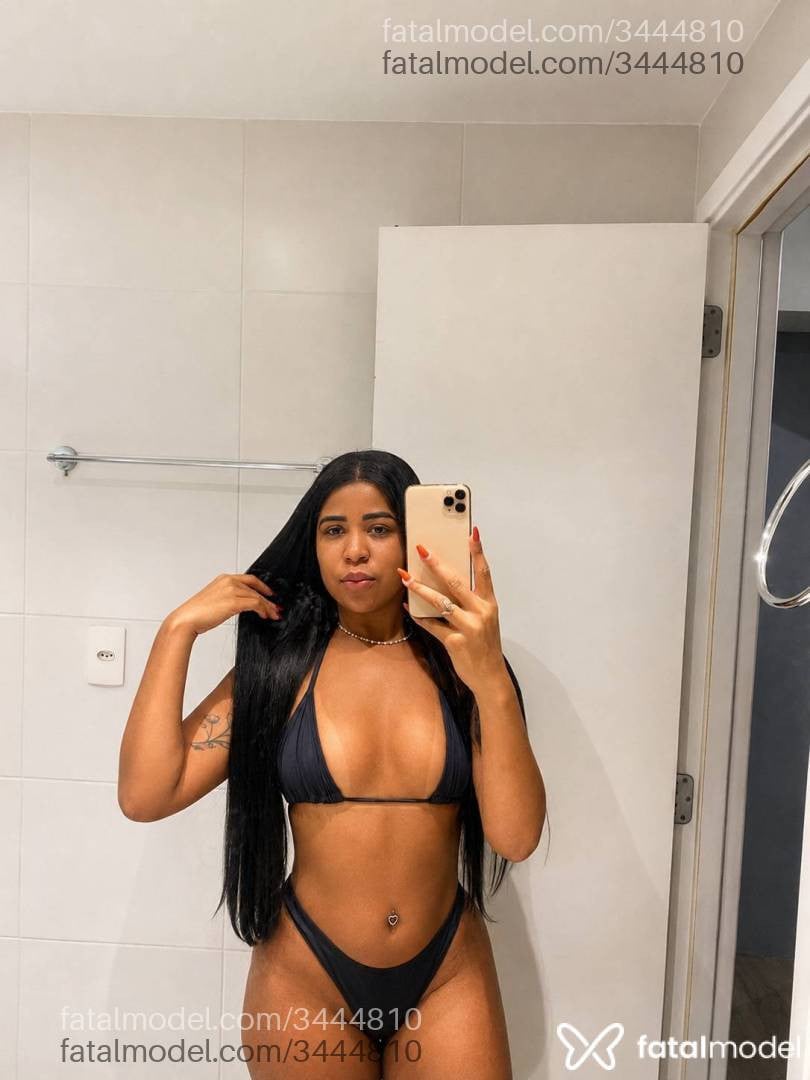 Acompanhante mulher morena (o) de olhos pretos - Yara Vasconcelos