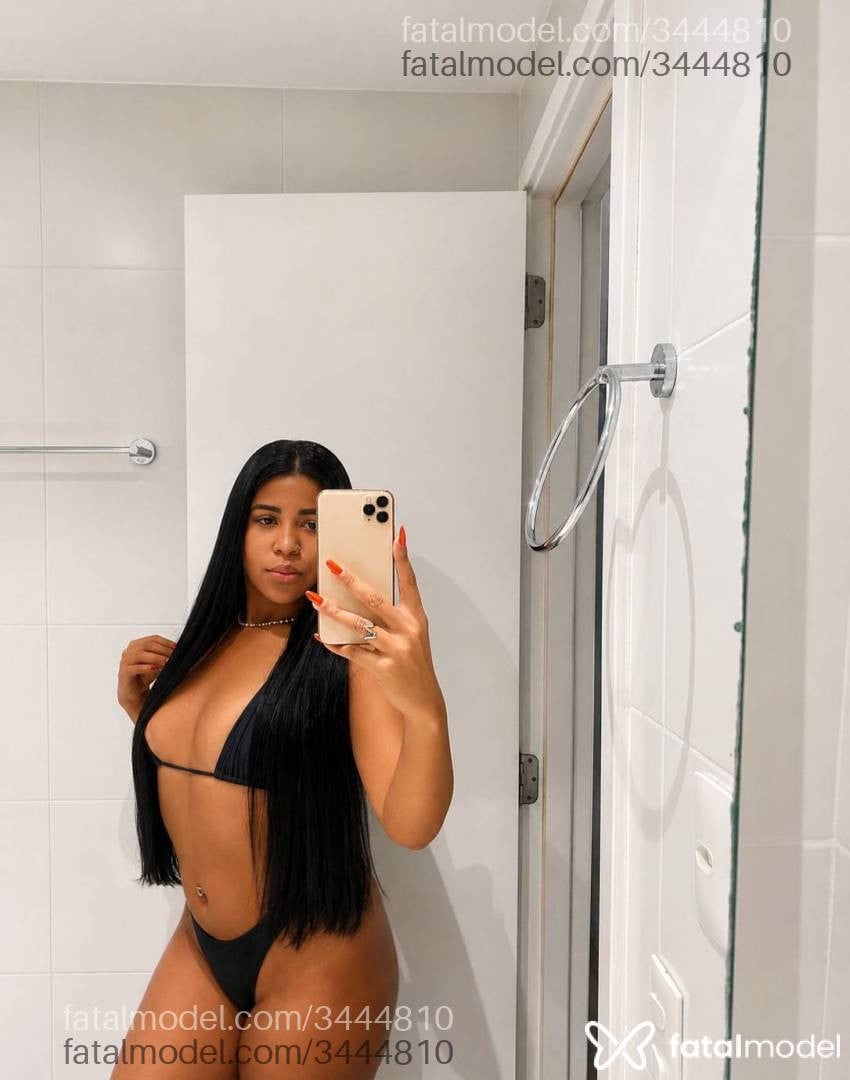 Acompanhante mulher morena (o) de olhos pretos - Yara Vasconcelos