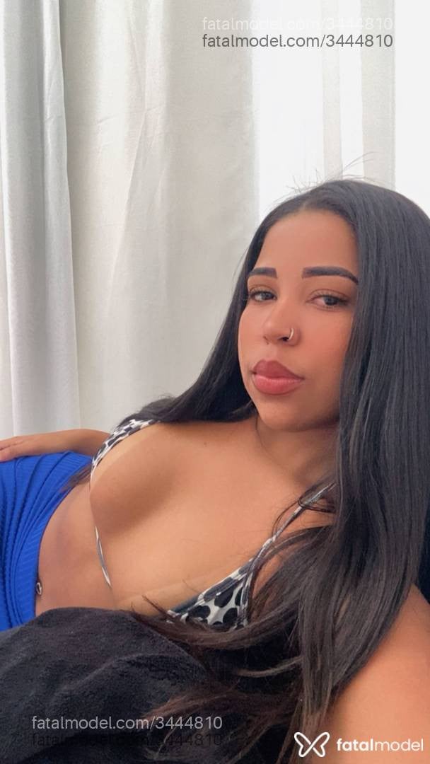 Acompanhante mulher morena (o) de olhos pretos - Vivi Duarte