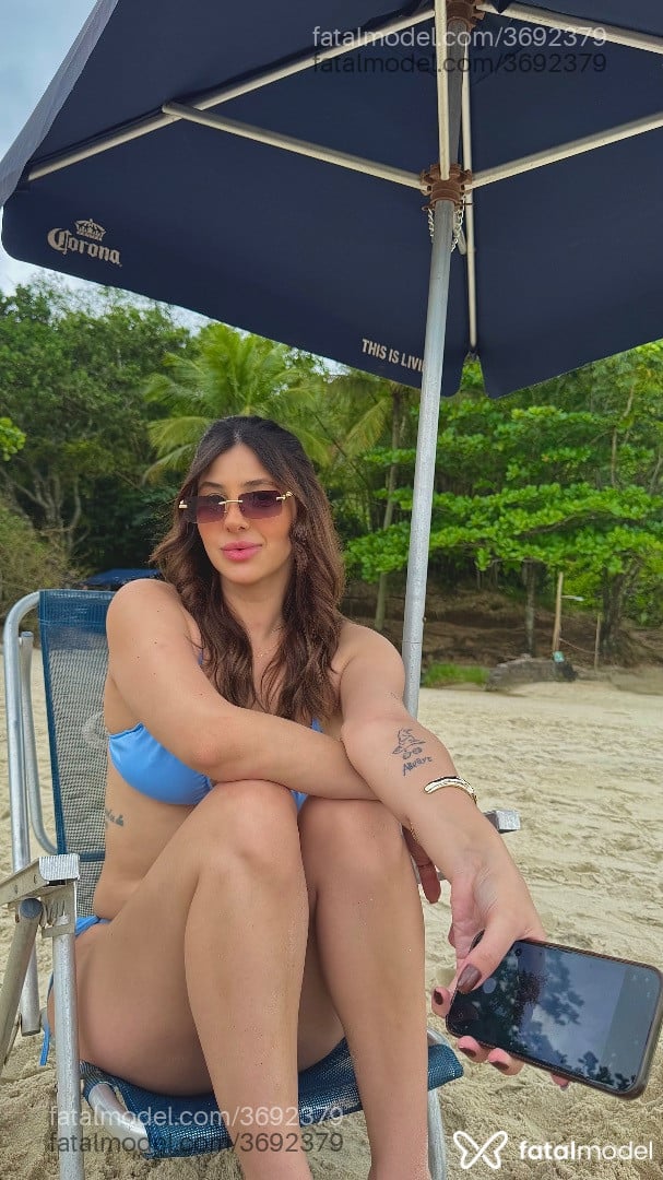 Acompanhante mulher com cabelo castanho de olhos castanhos - Ana Julia
