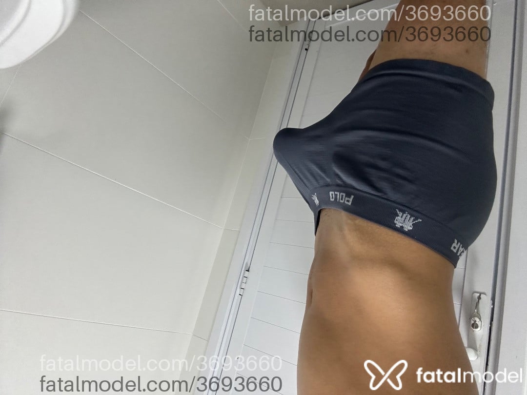 Acompanhante homem morena (o) de olhos castanhos - Lucao