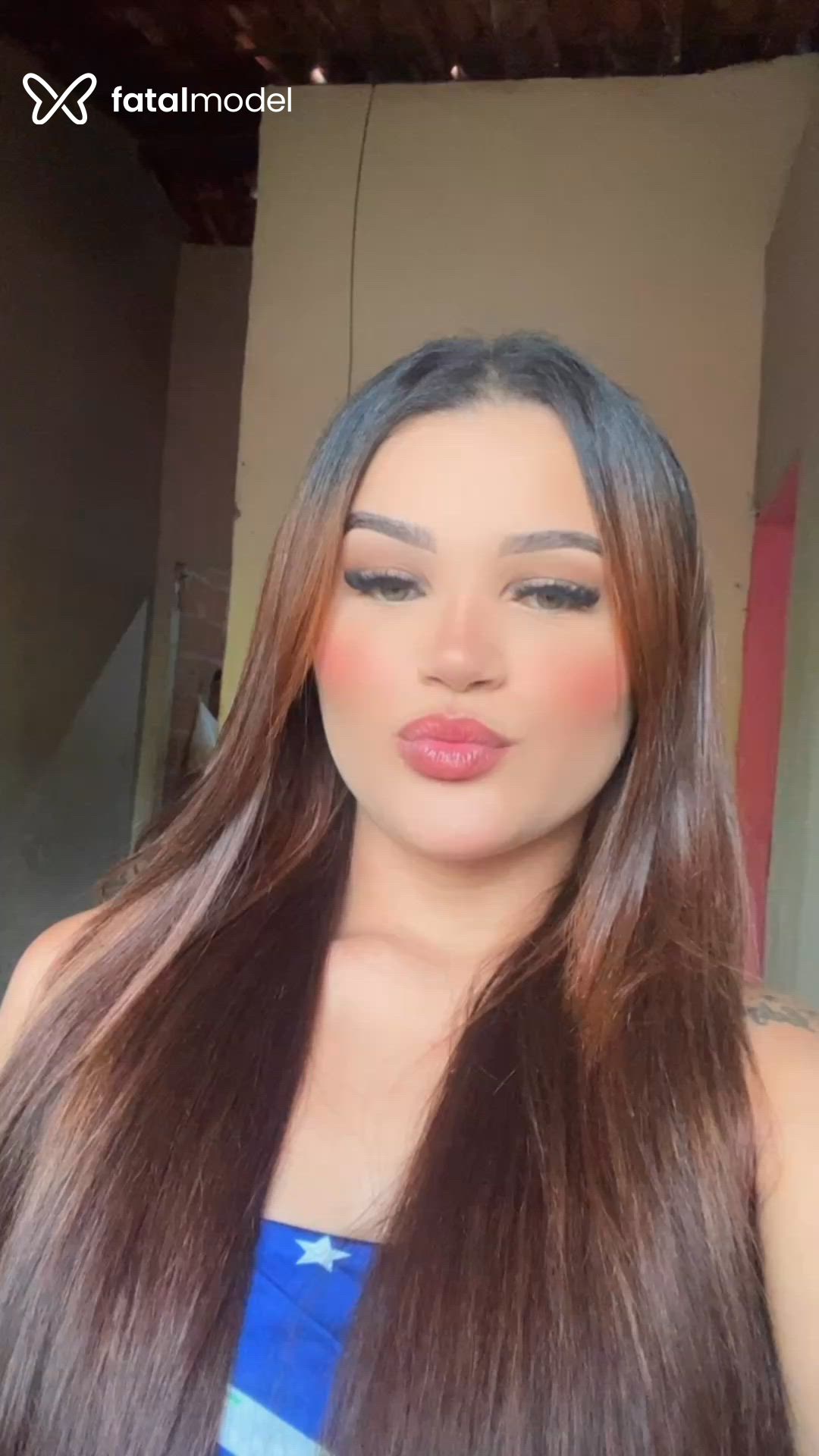 Acompanhante mulher com cabelo castanho de olhos verdes - Jade Fontes Acompanhante mulher com cabelo castanho de olhos verdes - Jade Fontes