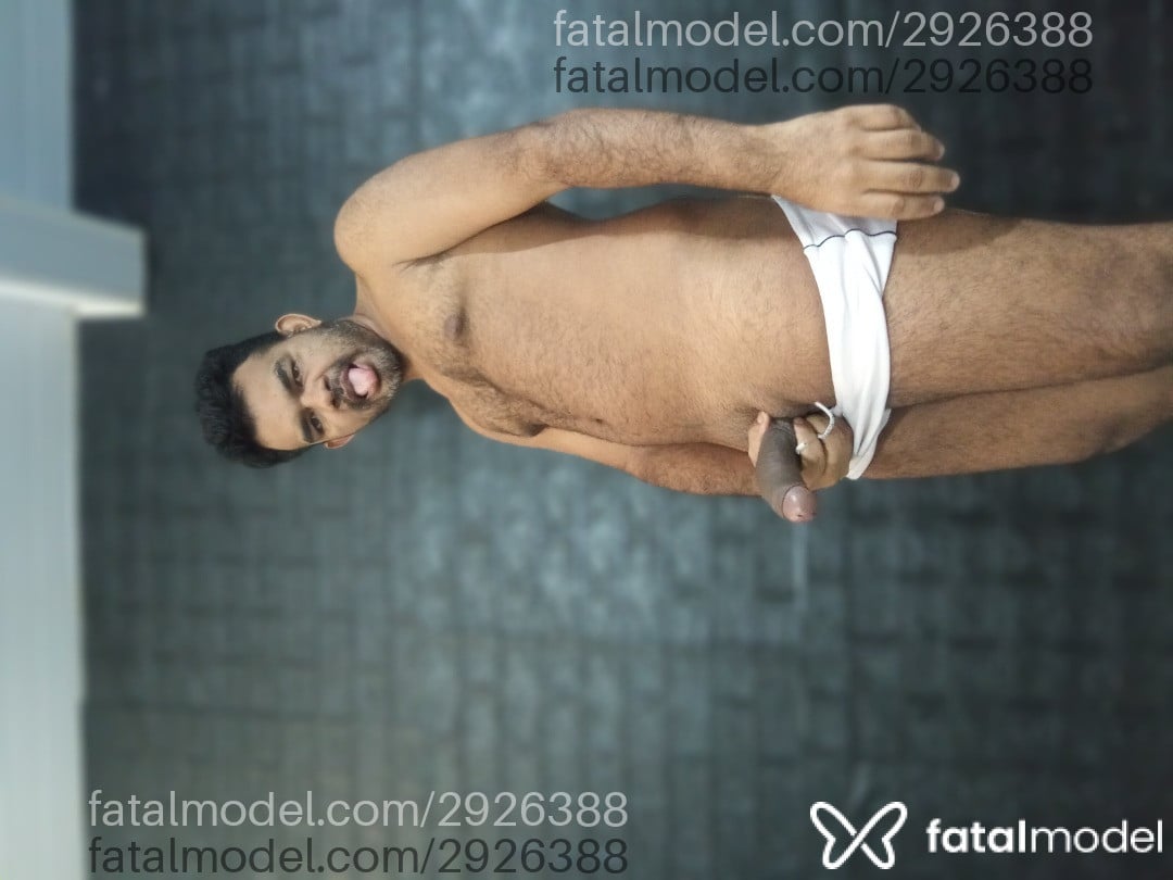 Acompanhante homem morena (o) de olhos castanhos - Aroombador