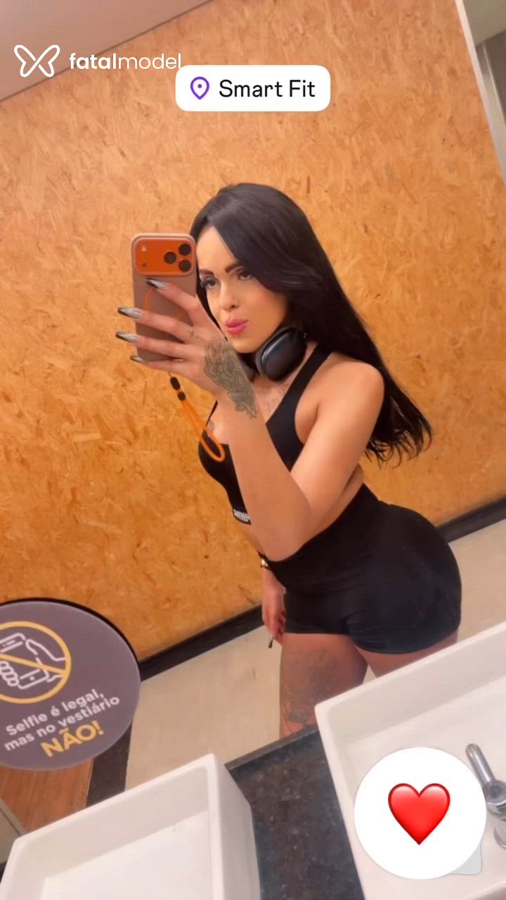 Acompanhante mulher trans morena (o) de olhos castanhos - Bárbara Mhory