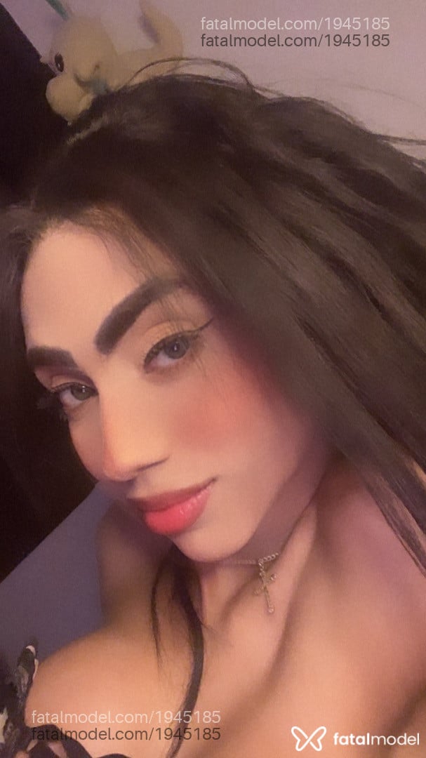 Acompanhante mulher trans morena (o) de olhos azuis - Aylinha