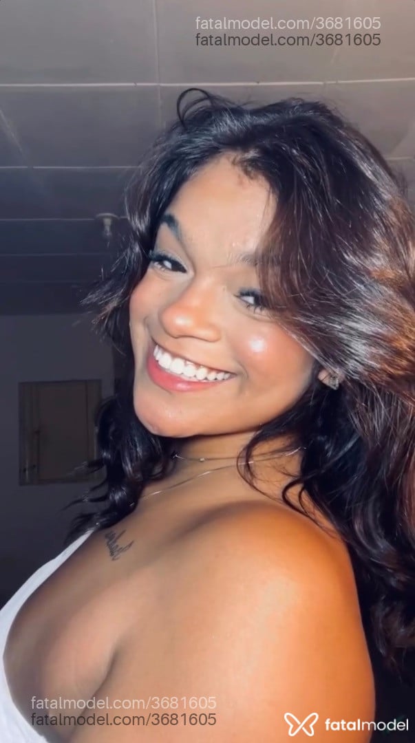 Acompanhante mulher morena (o) de olhos castanhos - Daniella