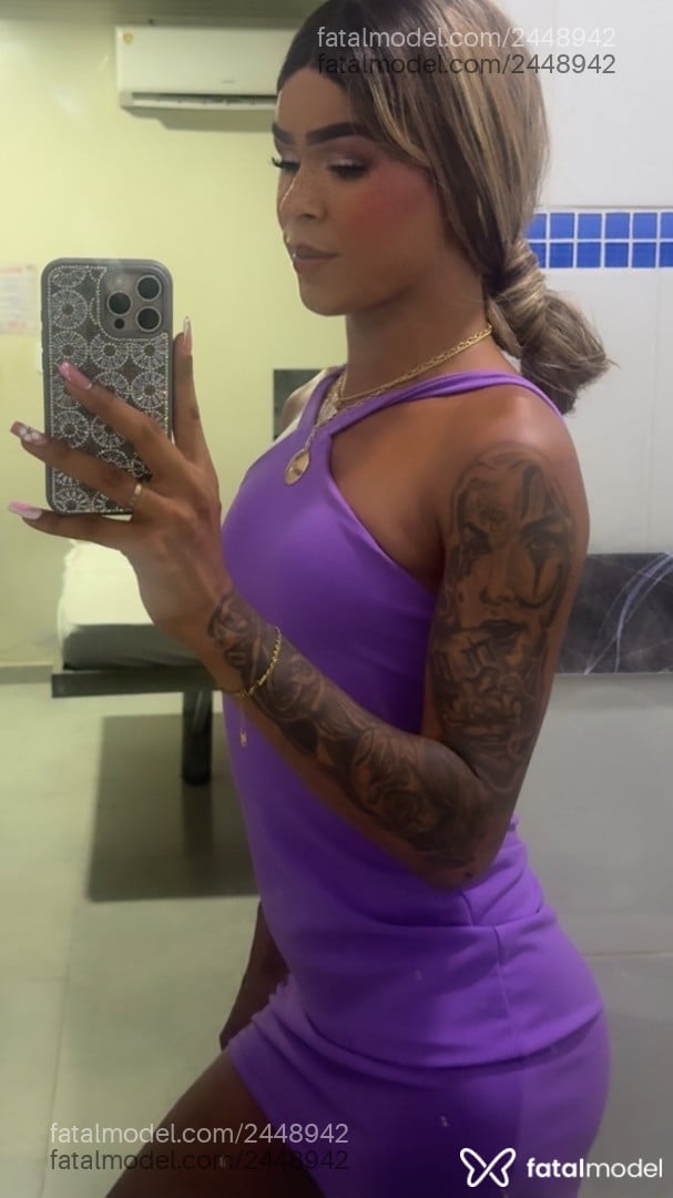 Acompanhante mulher trans loira (o) de olhos castanhos - Ingrid Ribeiro