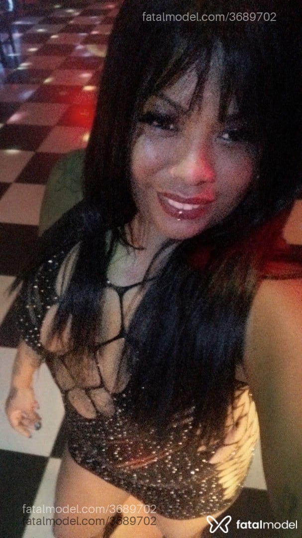 Acompanhante mulher morena (o) de olhos castanhos - Estrela