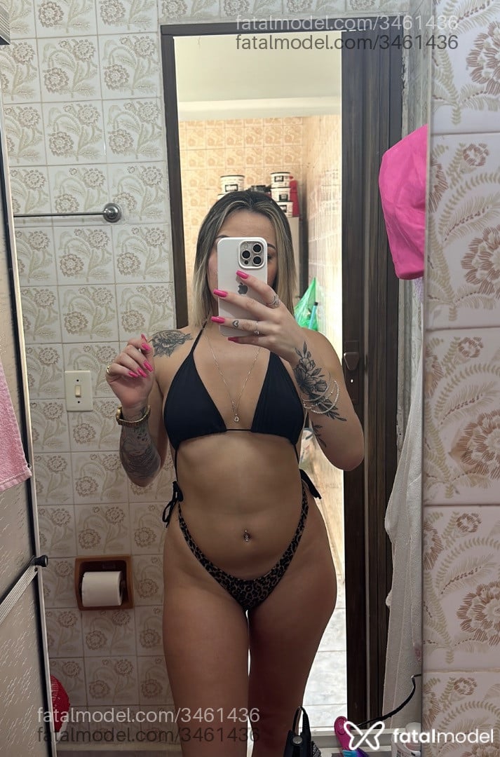 Acompanhante mulher loira (o) de olhos castanhos - Nathalia