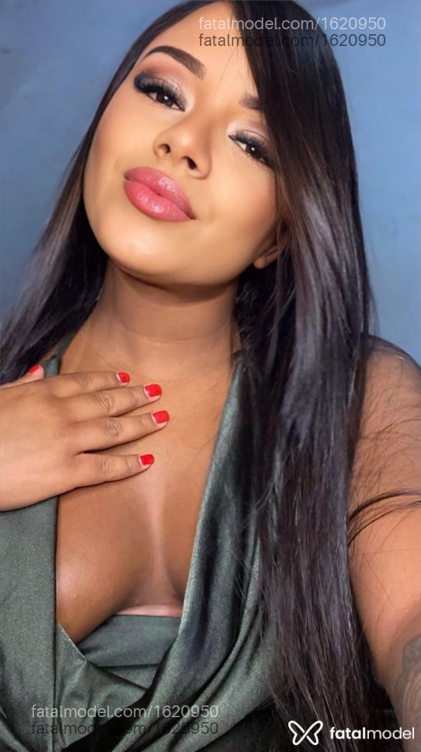 Acompanhante mulher morena (o) de olhos castanhos - Karol lima