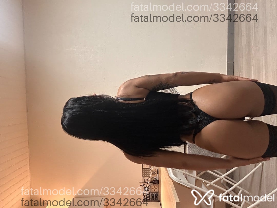 Acompanhante mulher morena (o) de olhos pretos - Jessica