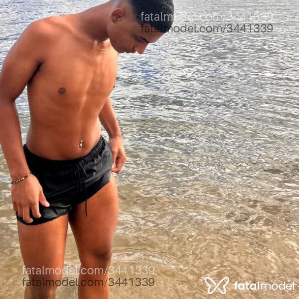 Acompanhante homem morena (o) de olhos pretos - Rodrigo