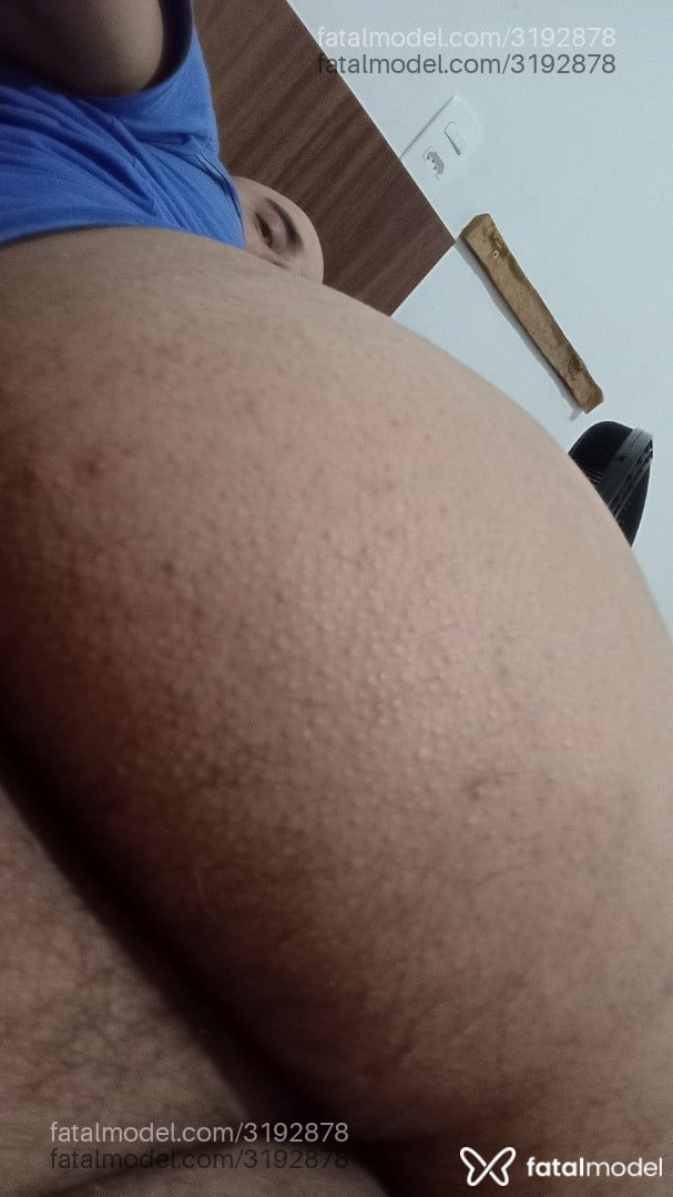 Acompanhante homem sem cabelo de olhos castanhos - Lucas